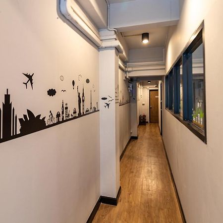 Snoozzze Hostel ใกล้รถไฟฟ้า ย่านบางรัก (Adults Only) Бангкок Экстерьер фото