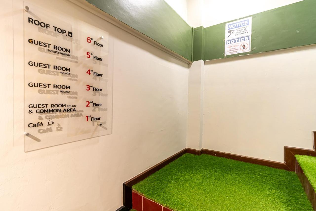 Snoozzze Hostel ใกล้รถไฟฟ้า ย่านบางรัก (Adults Only) Бангкок Экстерьер фото