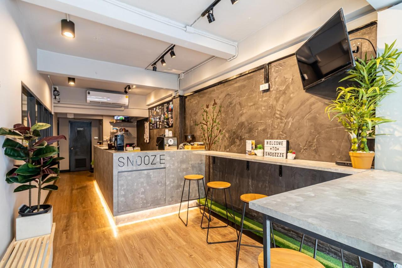 Snoozzze Hostel ใกล้รถไฟฟ้า ย่านบางรัก (Adults Only) Бангкок Экстерьер фото