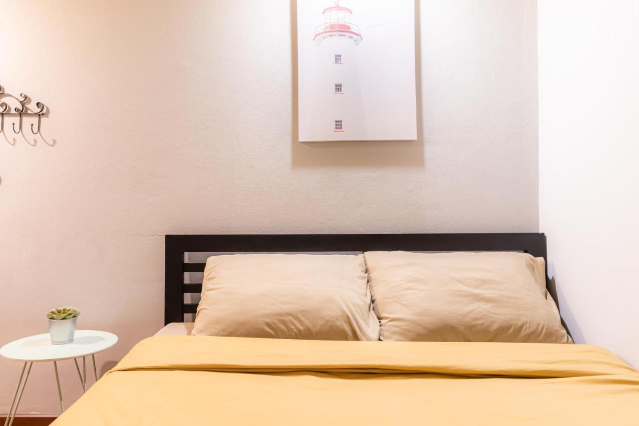 Snoozzze Hostel ใกล้รถไฟฟ้า ย่านบางรัก (Adults Only) Бангкок Экстерьер фото