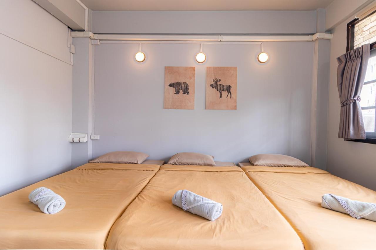 Snoozzze Hostel ใกล้รถไฟฟ้า ย่านบางรัก (Adults Only) Бангкок Экстерьер фото