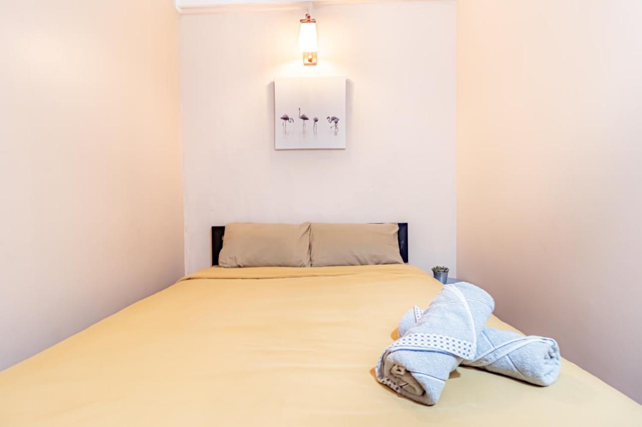 Snoozzze Hostel ใกล้รถไฟฟ้า ย่านบางรัก (Adults Only) Бангкок Экстерьер фото